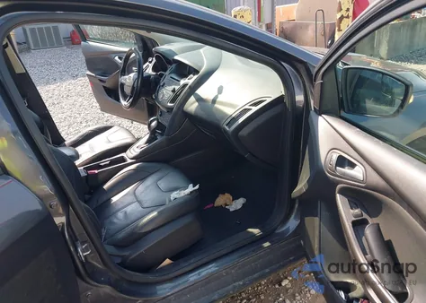 2015 Ford Focus Se z USA, uszkodzony, nr VIN 1FADP3F28FL209796